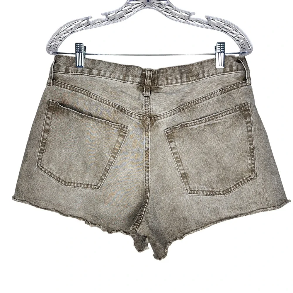 Universal Thread 90s Baggy Shorts Olive Khaki Denim High Rise Raw Hem Size 10